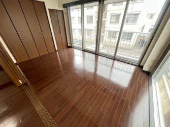 【寝室】
