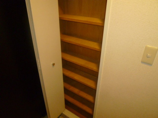 収納もある玄関です