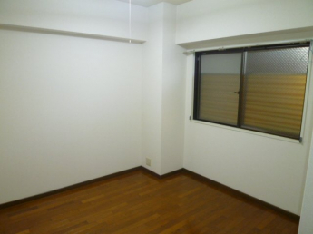 スタンダードな洋室です