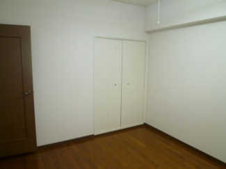 使い勝手のいい洋室です