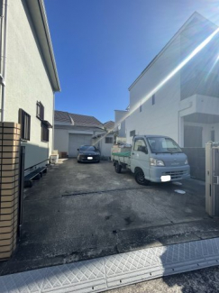 【駐車場】
