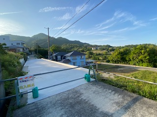南側擁壁上部