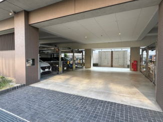 駐車場があるので、車を買う予定の方も安心です