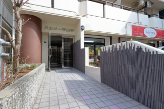 デザインタイルを施工しましたので、心地よく帰宅できます。