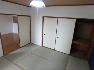 柔らかい畳が心地よい和室