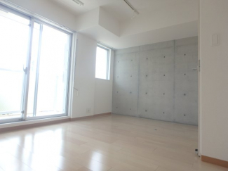 広くて明るいお部屋
