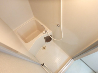 コンパクトで使いやすいお風呂です