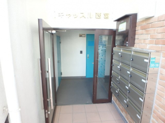 毎日通るエントランスはこのようになっています