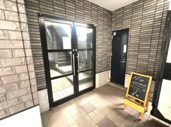 【エントランス】