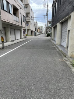 前面道路から北側を撮影