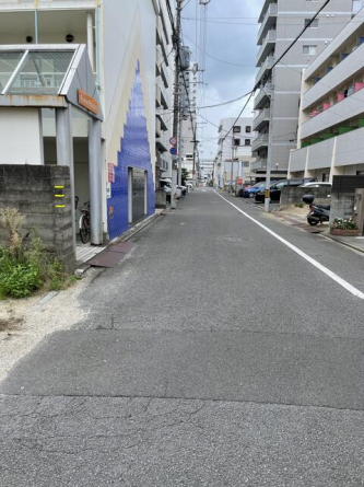 前面道路から南側を撮影