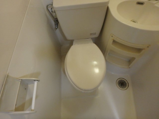 コンパクトで使いやすいトイレです