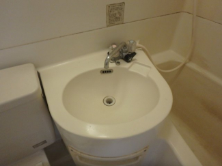 明るい洗面所です