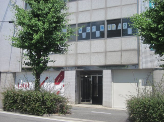 清潔なエントランスです