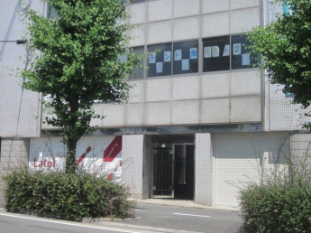 清潔なエントランスです