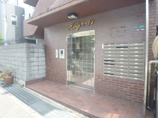 ゆとりのあるエントランスです