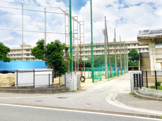 新居浜市立中萩中学校まで1260m