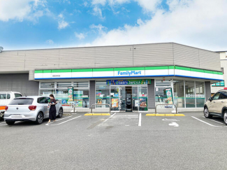 ファミリーマート新居浜中村店まで1176m