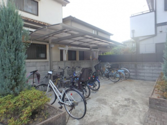 屋根付き駐輪スペースです
