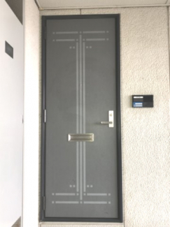 落ち着いた玄関です