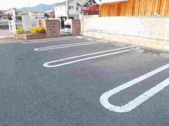 駐車場に車を止められます