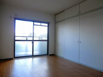 明るい室内です