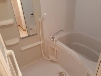 落ち着いた空間のお風呂です