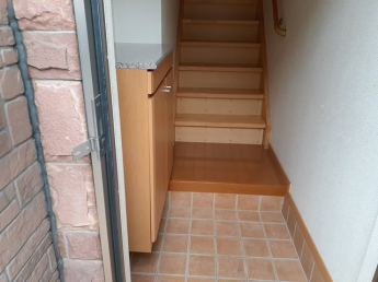 毎日通る玄関はこちらです