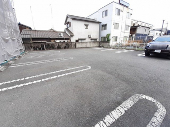 駐車スペースもあります