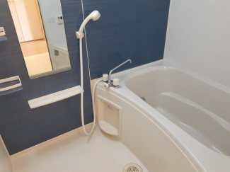 コンパクトで使いやすいお風呂です