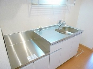 コンパクトなキッチンで掃除もラクラク