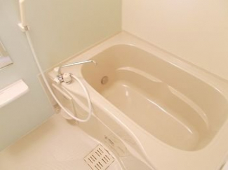 日々の疲れを癒すお風呂付です