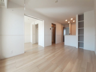 こちらの居間で趣味の時間をお楽しみください