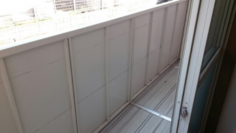 外からの目が気にならないバルコニーで洗濯物が干せます