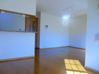 ゆったり過ごせる居間です