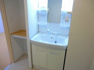 忙しい朝には欠かせない洗面所です