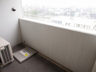 落ち着いた時間を過ごせるバルコニーです