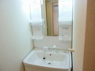 コンパクトで使いやすい洗面所