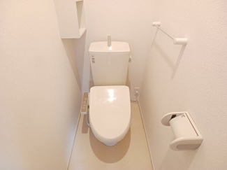 コンパクトで使いやすいトイレです