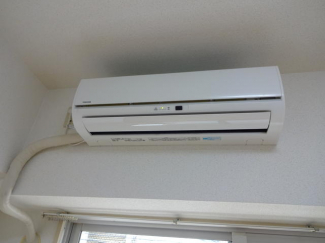 設備のエアコンです。