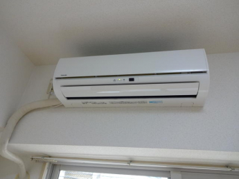 設備のエアコンです。