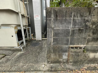 東側境界