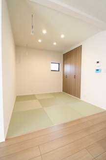 【施工例】４．５帖の和室。収納付きでお子様のおもちゃやお昼寝