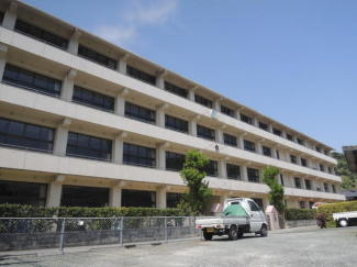 八幡浜市立神山小学校まで251m