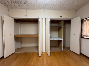 衣類やアクセサリー、小物類の収納が便利で整理整頓がしやすく、部屋の美観を保ちつつ、スペースを最大限に活用できます。衣服のしわやダメージを防ぎ、長持ちさせることができます。