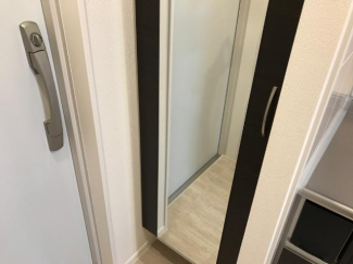 下駄箱には姿見付き