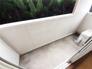 外からの目が気にならないバルコニーで洗濯物が干せます