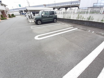 駐車場に車を止められます