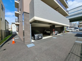【駐車場】