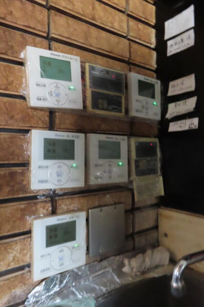 費用負担は全て借主負担　厨房エアコンは故障